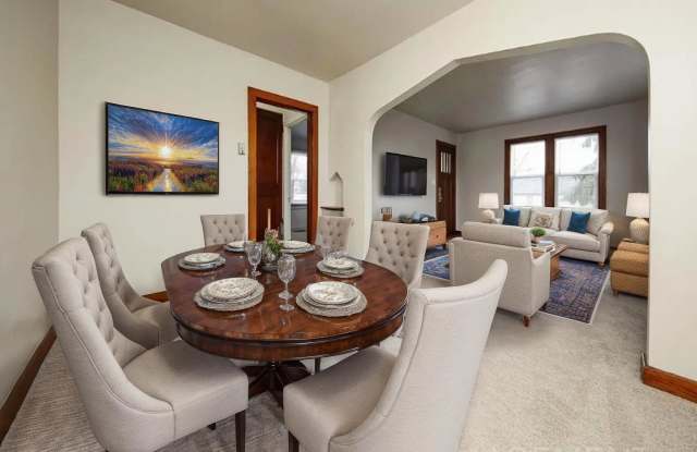 Photo of 1330 W 14th St