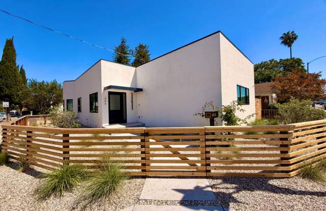Never-Lived-In Luxury: 1,408 Sq Ft Detached Single-Family Home with Private Office — Downtown Sunnyvale.