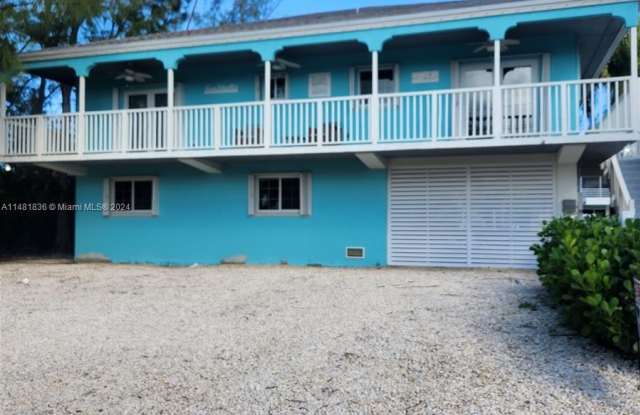 18 S Bounty Ln - 18 Bounty Lane, Key Largo, FL 33037