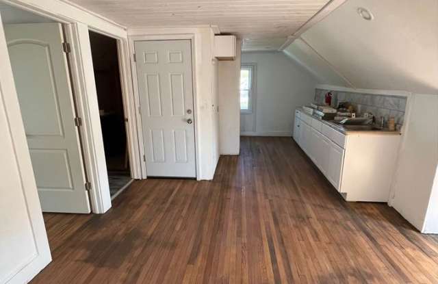 10 Jefferson Avenue - 3