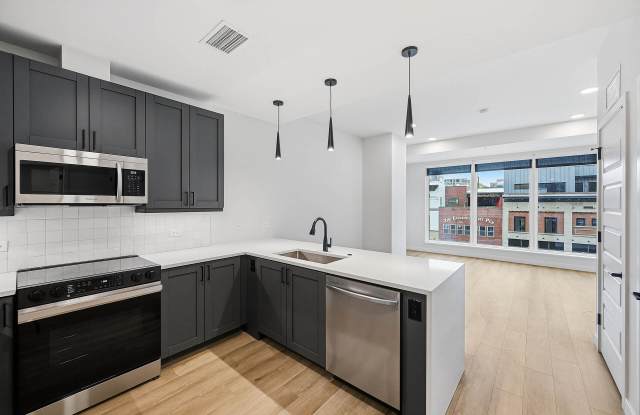 AMLI Golden Triangle