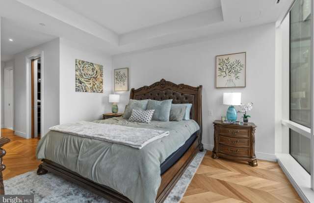 300 INTERNATIONAL Drive unit: 2303