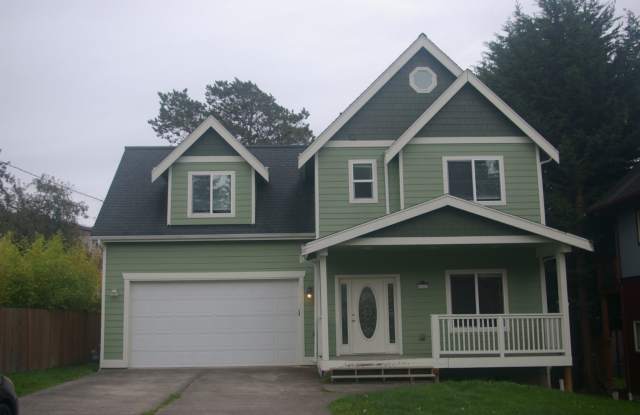 Close to Western Washington University - 4 bedroom 2.5 bath Home! photos photos