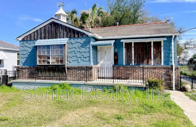 801 Harang Ave