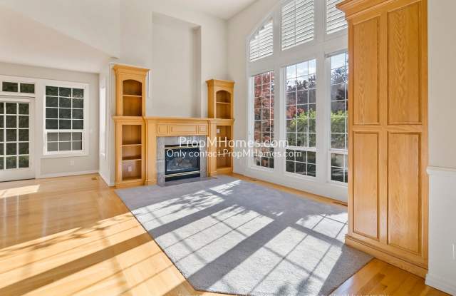 Photo of Stunning Lake Oswego Three Bedroom Oak Creek Home On Corner Lot!