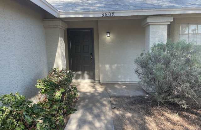 3 Bed/2 Bath Home In Chandler NO HOA!