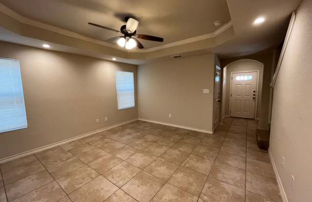 6854 Lakeview Dr. #102, San Antonio, TX. 78244