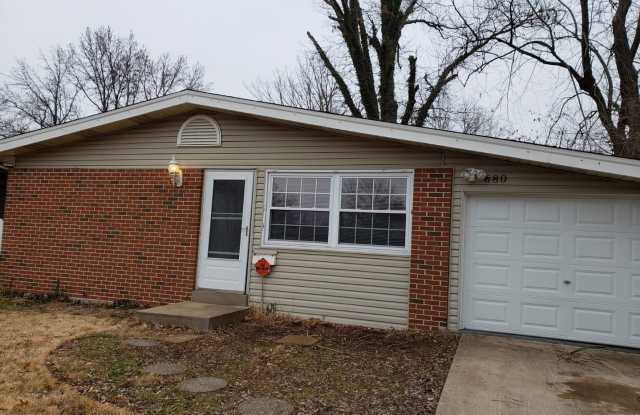 680 Paddock Dr - 680 Paddock Drive, Florissant, MO 63033