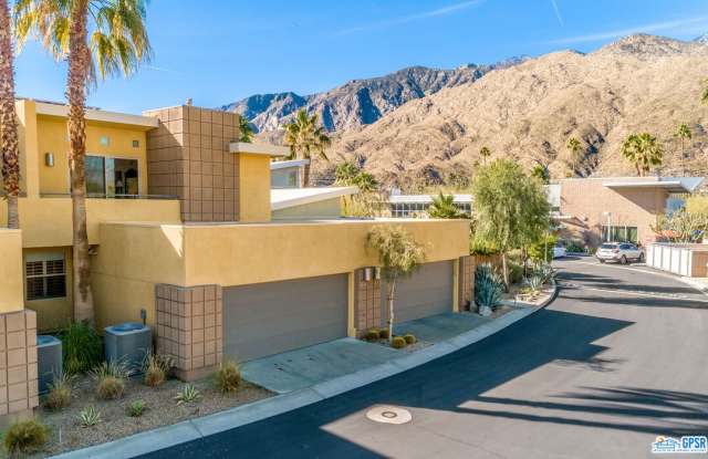 875 Oceo Cir