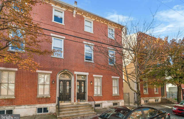 Photo of 1606 WALLACE Street unit: 101