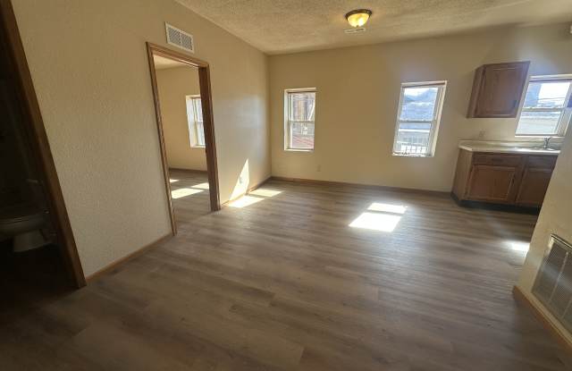 1385 Jackson Street - 4