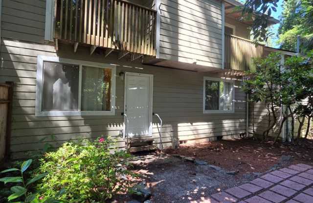 Large, Open Concept Gig Harbor Three Bedroom. Available Now!