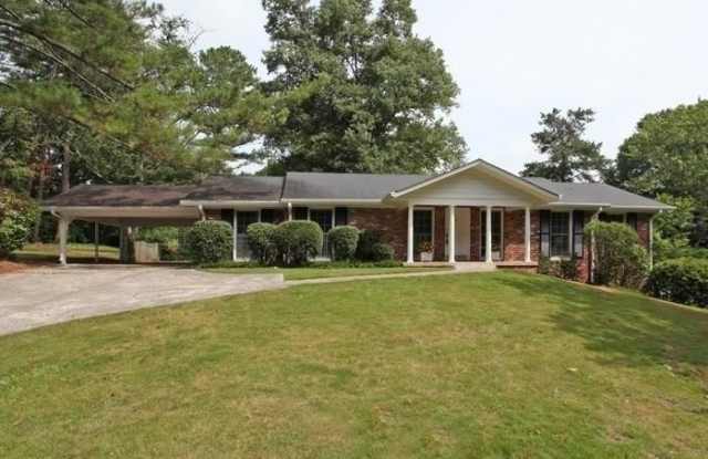 460 Windsor Parkway