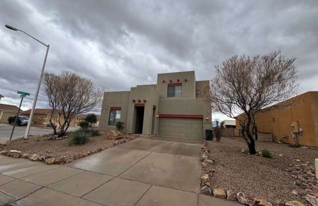 4BR/3BA/2.5CG, 2534 sq.ft. rental with DEN in Sierra Vista, AZ