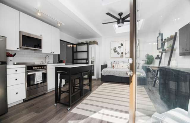 Stunning Furnished Mission Hills Studio w/ Private Patio  On-Site W/D!