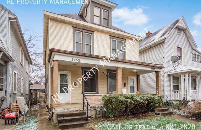 2462 Deming Ave