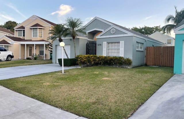 12778 SW 146th Ter - 12778 SW 146th Ter, Three Lakes, FL 33186