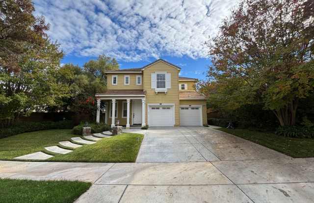 Photo of Spacious 4-Bedroom Home with Downstairs Bed/Bath  Full Community Access in Valencia!