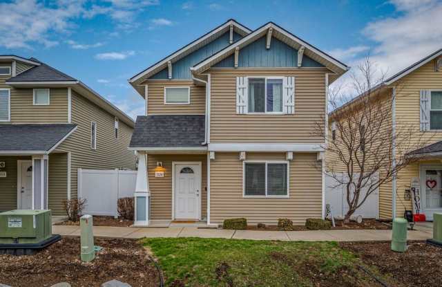 3324 E Garrin Ct