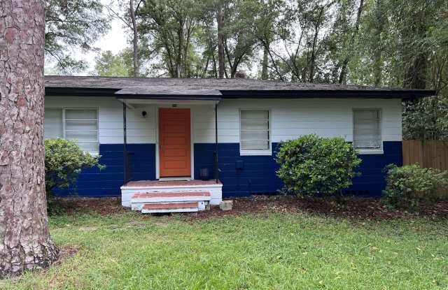 3035 West University Avenue NEW