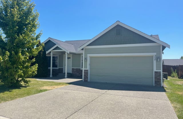 208 West Hailey Court - 208 Hailey Court, Ellensburg, WA 98926