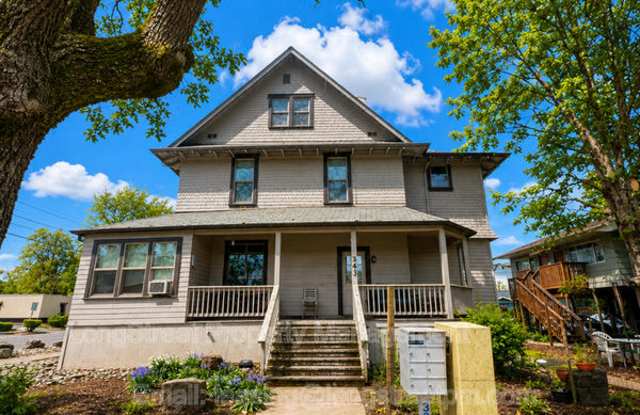 343 NW 8th St