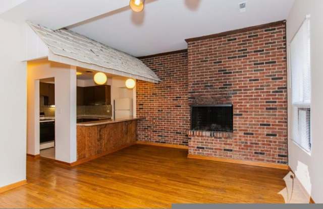 Photo of 875 W Lill Ave