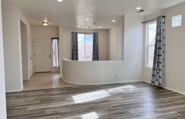 4 La Espia Ct - 4 La Espia Court, Santa Fe County, NM 87508