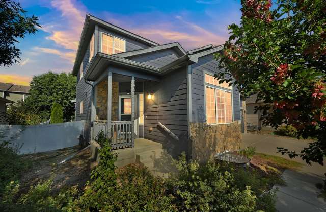 Spacious 4BR House in Fort Collins