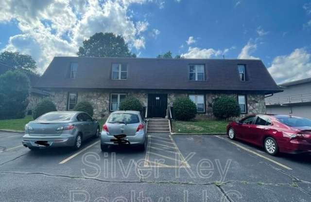 114 Old Athens Pike