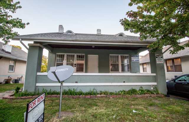 4bed/2bath House right Downtown!!