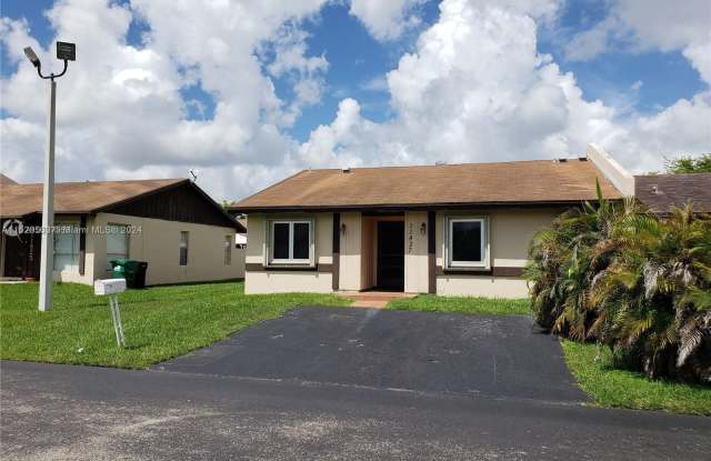 11827 SW 123rd Ave - 11827 Southwest 123rd Avenue, The Crossings, FL 33186