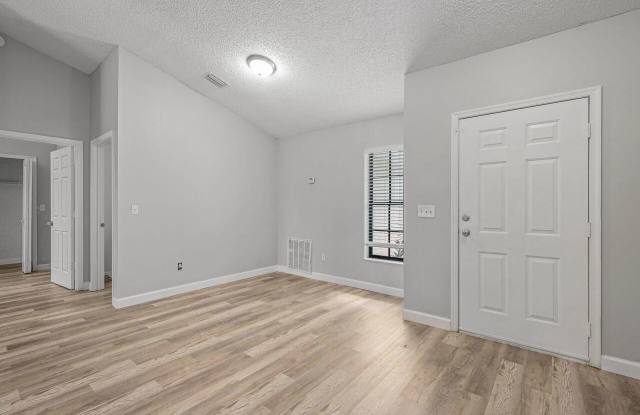 2871 Southeast Hutchings Avenue