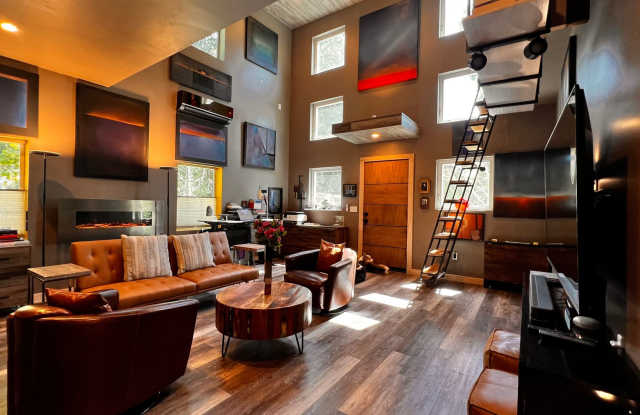 Contemporary Napa Loft Retreat