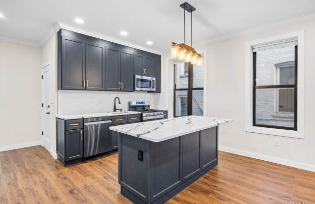 269 Montgomery Street