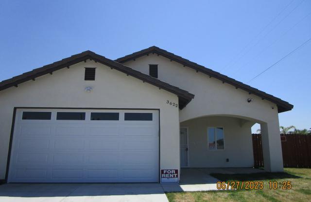 East Bakersfield New Build House -COMING SOON!
