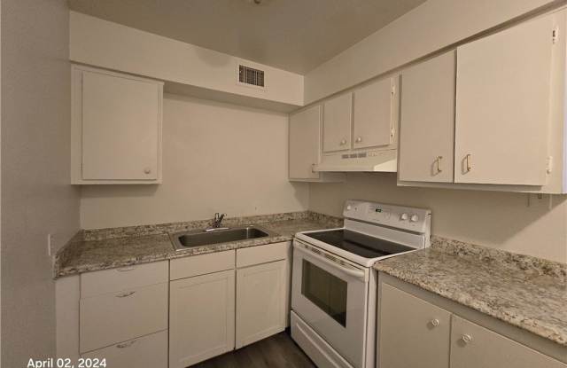 4765 Thunderbolt Avenue