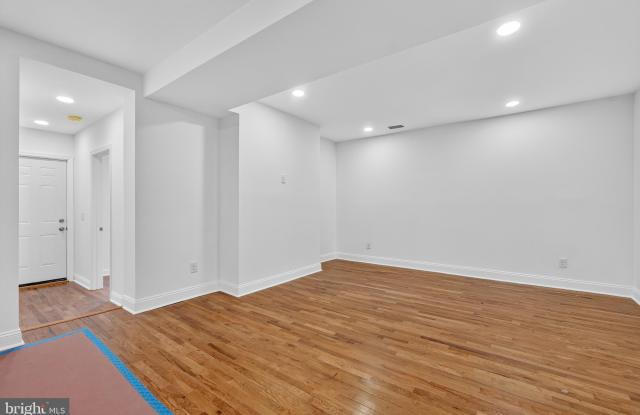 2932 NELSON Place SE unit: 4