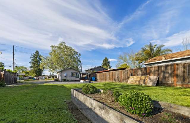 1660 Jennings Ave - 1660 Jennings Avenue, Santa Rosa, CA 95401