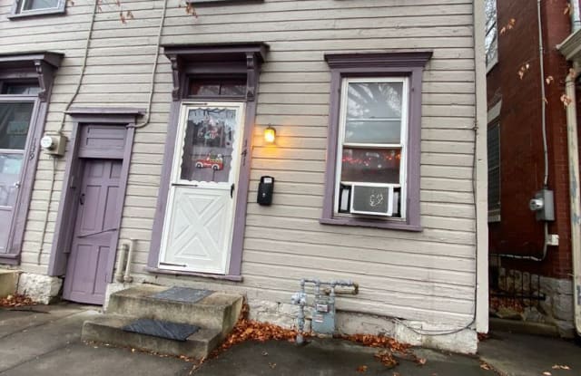 141 E Pomfret Street - 141 East Pomfret Street, Carlisle, PA 17013