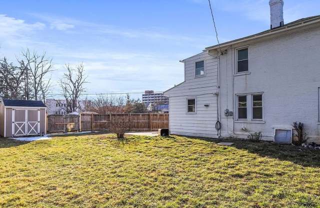 25 East Baltimore Street