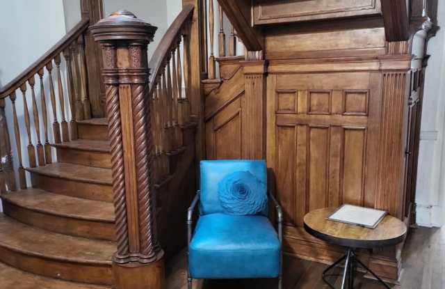 Photo of 2012 MOUNT ROYAL Terrace unit: 4