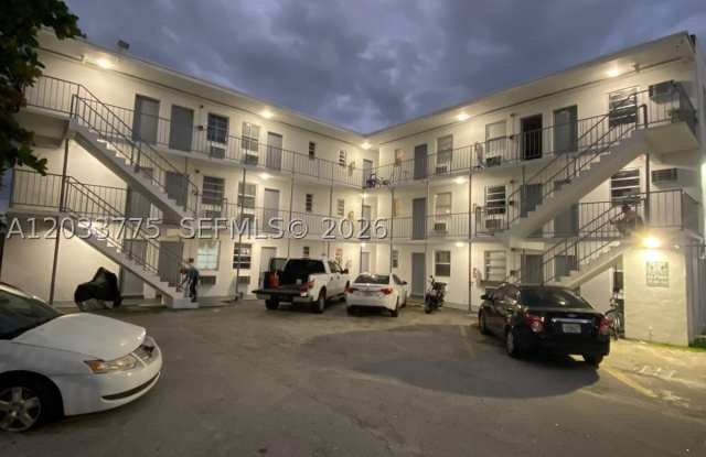 1261 NW 59th St