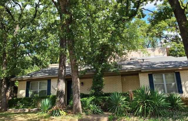 3605 Oakwood Street - 3605 Oakwood Drive, Denison, TX 75020