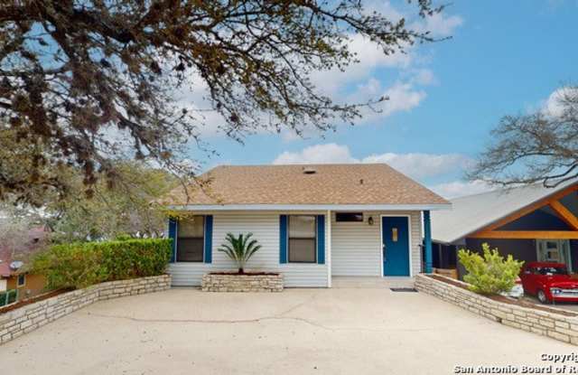 1021 Hillcrest Forest