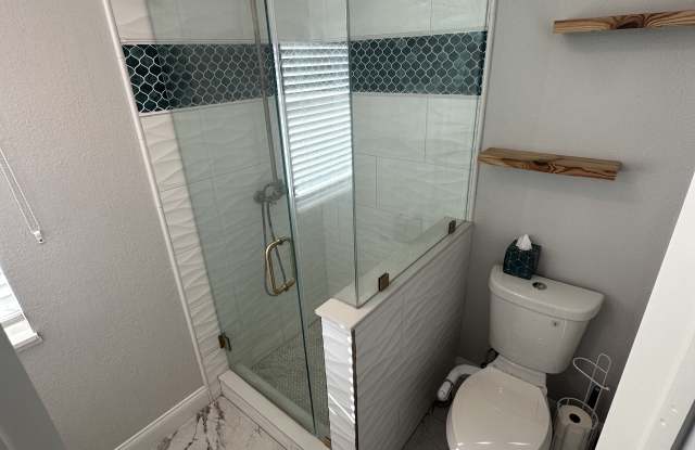 Photo of 3114 Dupont St S