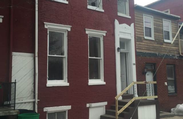 Photo of 4 Bedroom 1 Bath House, Yard-York City SD