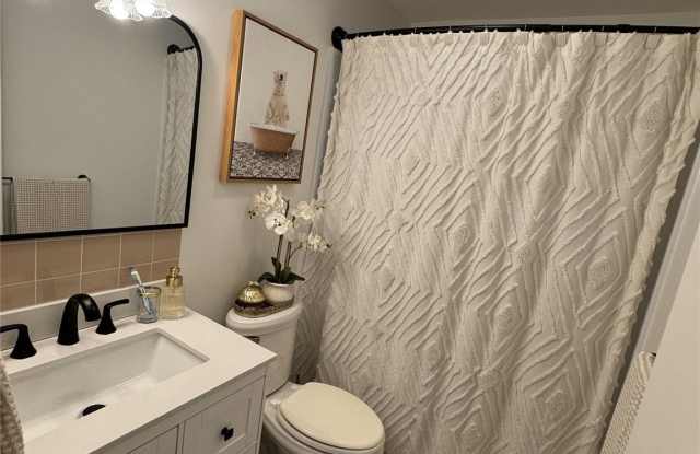 3102 Whispering Hills