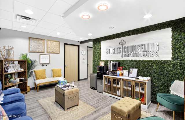 1631 E GUADALUPE Road unit: 102