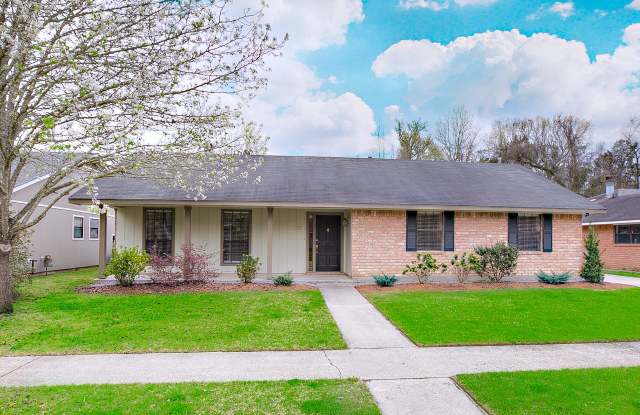 Great location near Perkins/Pecue!!